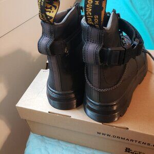 Doc Martens boots (like new)